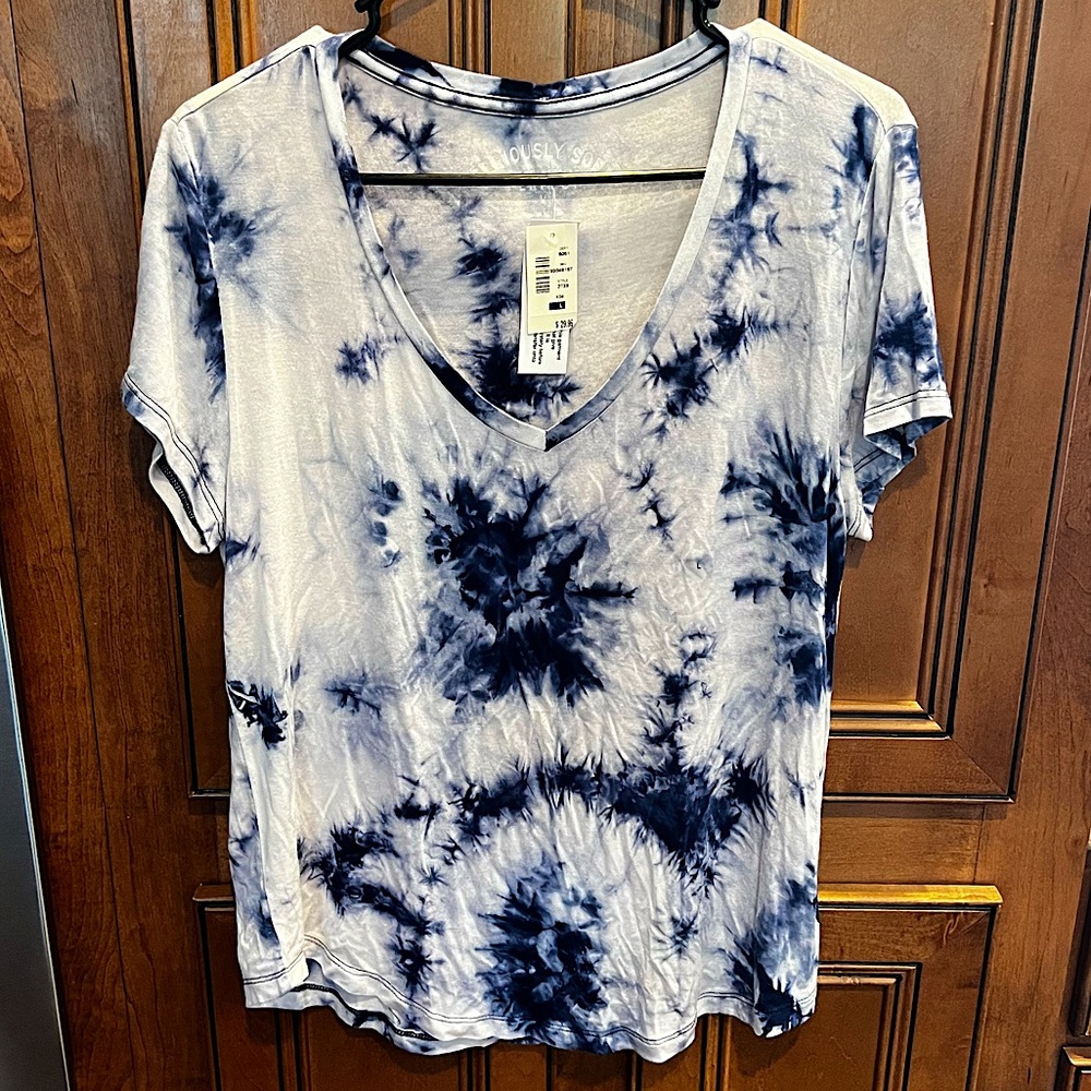 Aeropostal Blue and White Tie-dye V T-shirt Size Large NWT